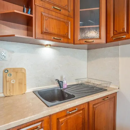 Charming 2bdr Heart Of Main Street