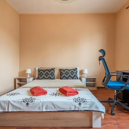 Charming 2bdr Heart Of Main Street Daire
