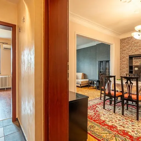 Apartamento Charming 2bdr Heart Of Main Street Sófia