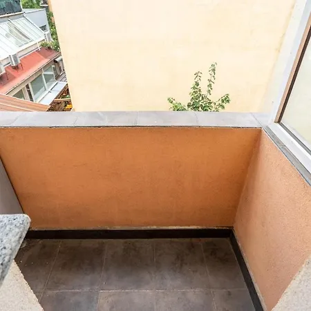 Daire Charming 2bdr Heart Of Main Street