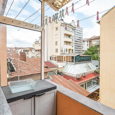 Charming 2bdr Heart Of Main Street Sofia