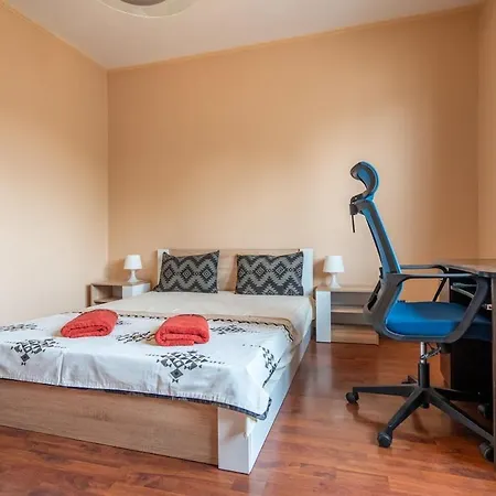 Charming 2bdr Heart Of Main Street * Σόφια