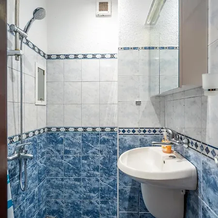 Charming 2bdr Heart Of Main Street Daire *