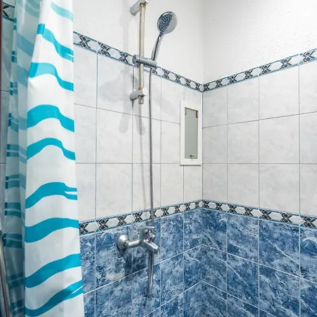 Daire Charming 2bdr Heart Of Main Street
