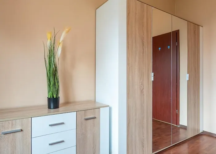 Апартамент Charming 2bdr Heart Of Main Street София