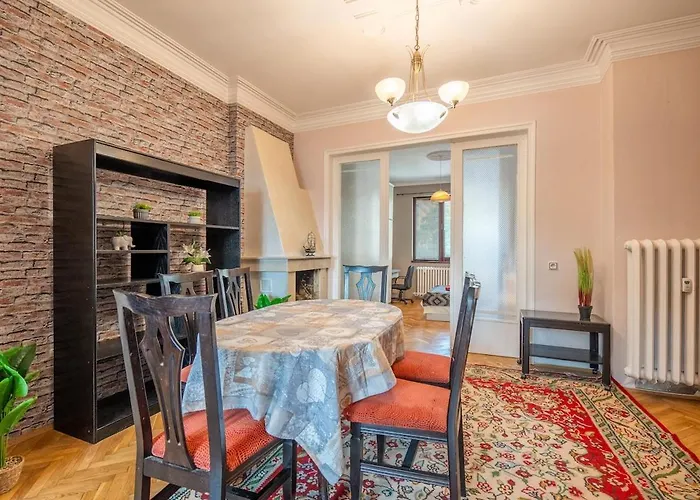 Charming 2bdr Heart Of Main Street Apartamento *