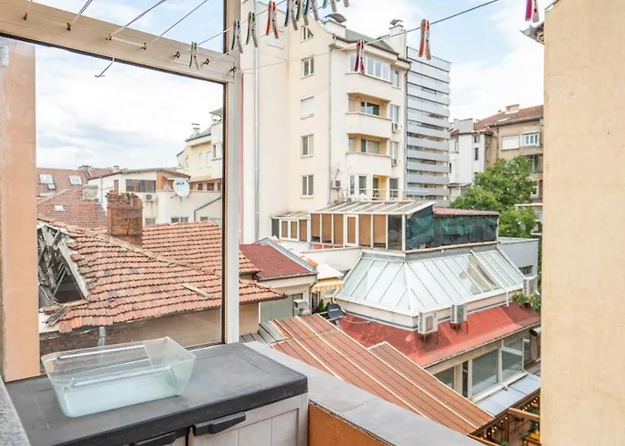 Charming 2bdr Heart Of Main Street София