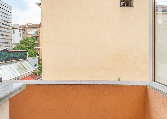 Apartamento Charming 2bdr Heart Of Main Street Sófia