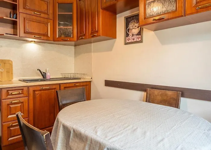 Charming 2bdr Heart Of Main Street