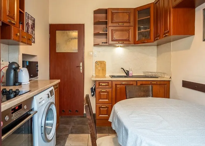 Apartamento Charming 2bdr Heart Of Main Street Sófia