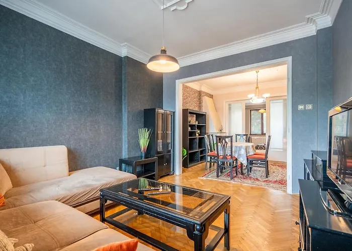 Charming 2bdr Heart Of Main Street Apartamento Sófia