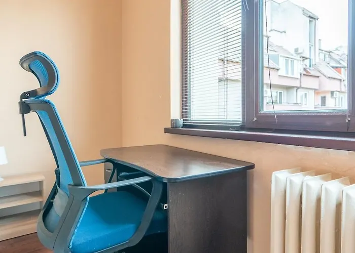 Charming 2bdr Heart Of Main Street * София