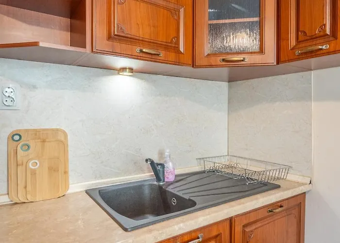 Charming 2bdr Heart Of Main Street