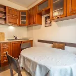 Charming 2bdr Heart Of Main Street