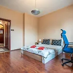 Charming 2bdr Heart Of Main Street *